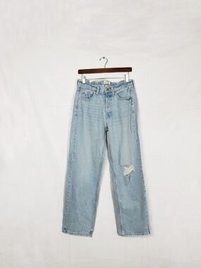 Women's 4R Universal Threads Distressed Jeans